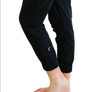 NEW ZYIA Girl’s Black Active Jogger size 10-11
